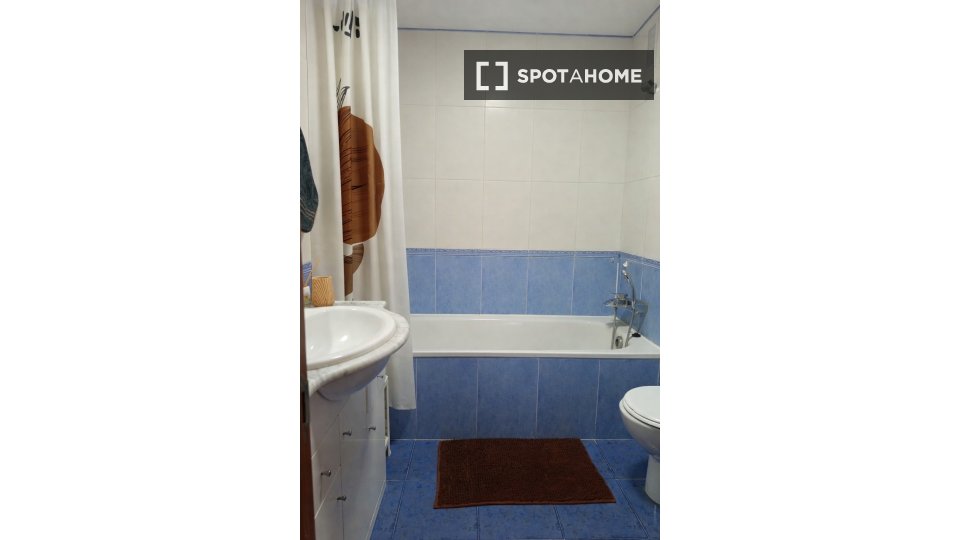 Double room Barcelona, 4 beds, 90m² — photo 21