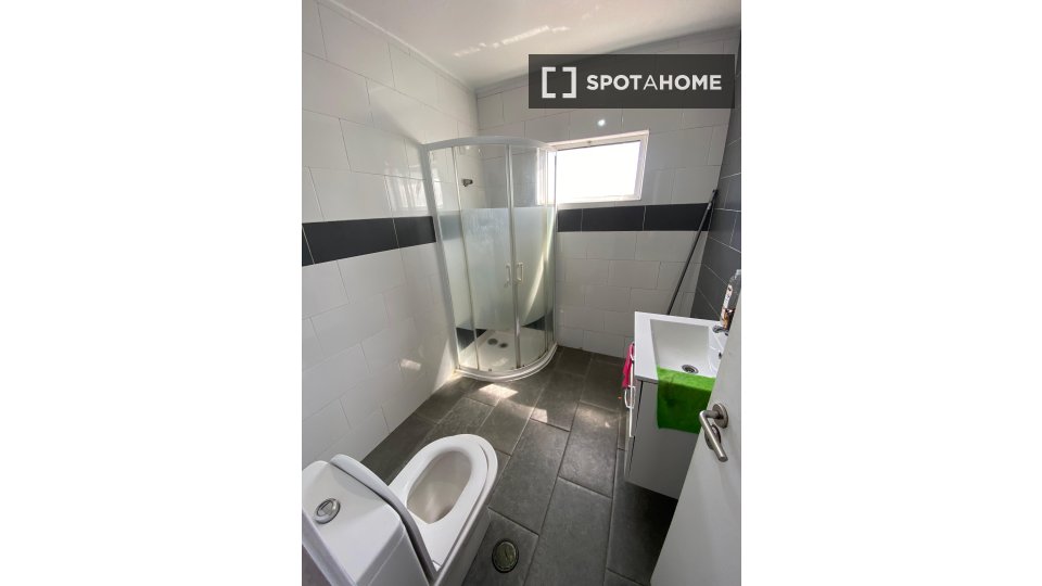Double room Lisbon, 6 beds — photo 19