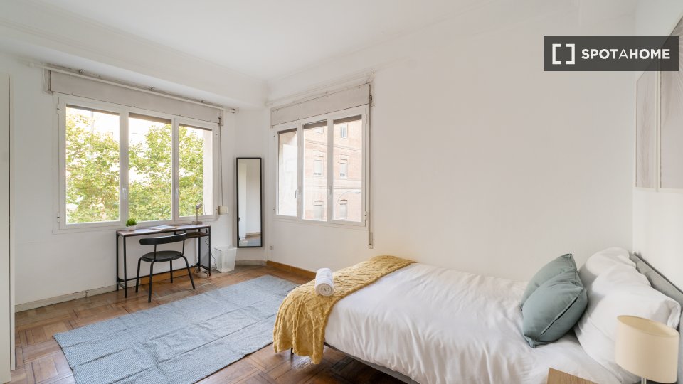 Double room Madrid, 11 beds — photo 5