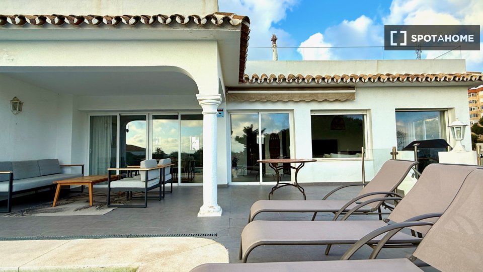 Apartment Malaga, 4 beds, 140m² — photo 2