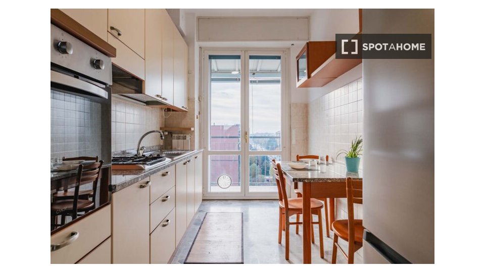 Double room Milan, 2 beds — photo 18