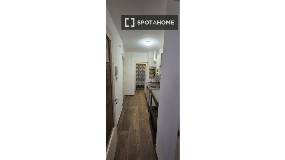 Apartment Granada, 1 bed, 73m² — photo 18