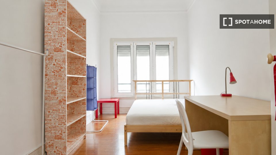 Double room Lisbon, 6 beds — photo 18