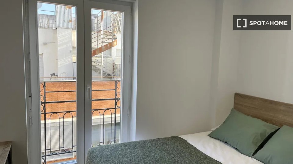 Double room Madrid, 6 beds — photo 18