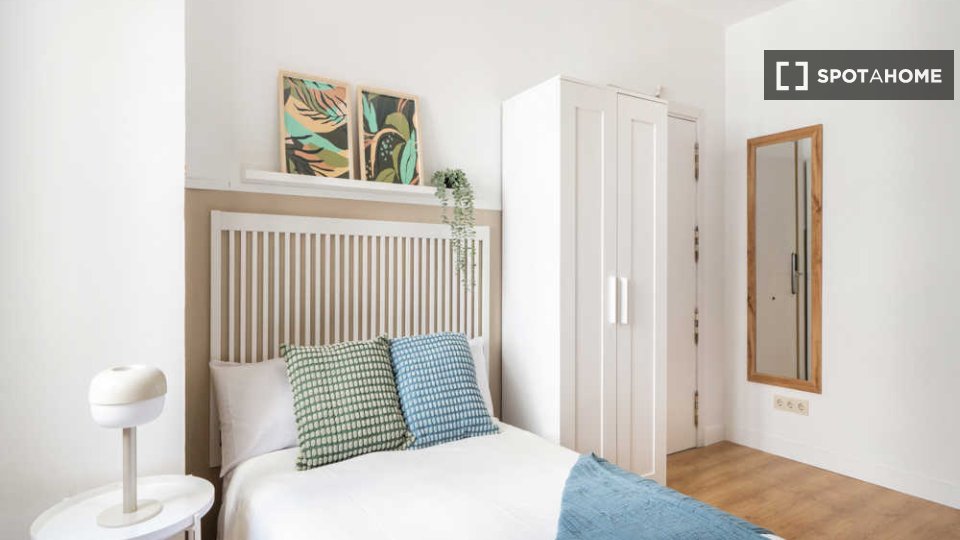 Double room Madrid, 8 beds — photo 51