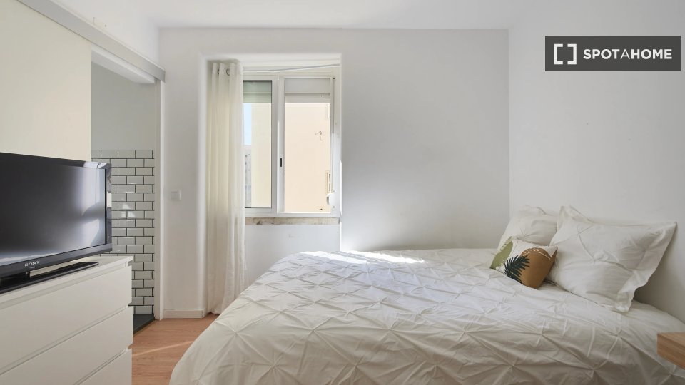 Double room Lisbon, 6 beds — photo 2