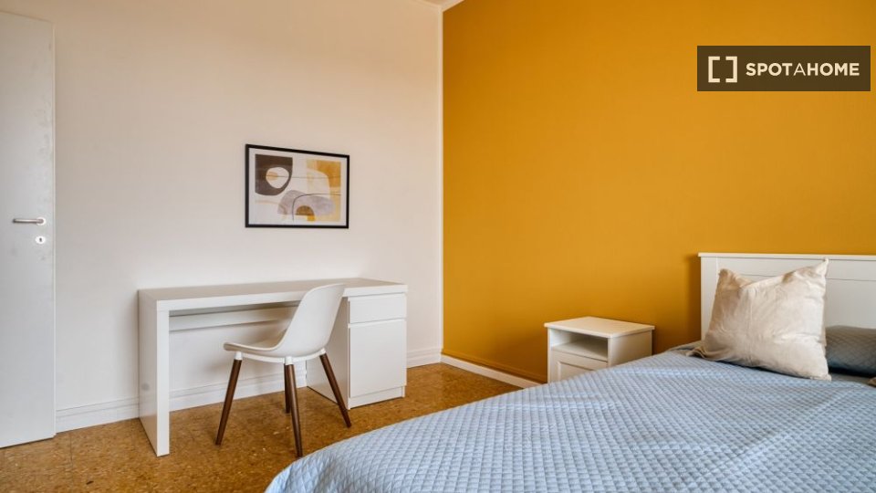 Double room Milan, 2 beds — photo 3