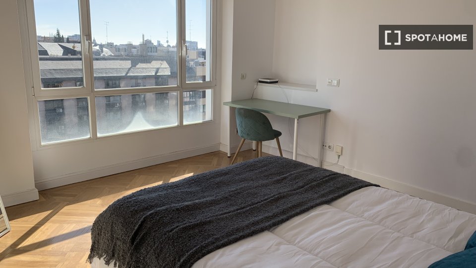 Double room Madrid, 6 beds — photo 11