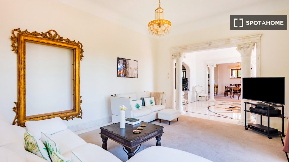 Apartment Lisbon, 5 beds — photo 11
