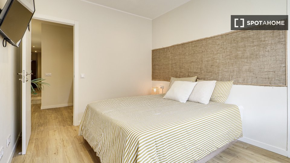 Double room Barcelona, 4 beds, 85m² — photo 32