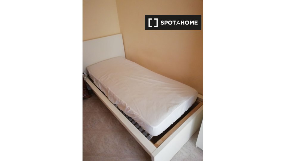 Double room Rome, 3 beds, 75m² — photo 6