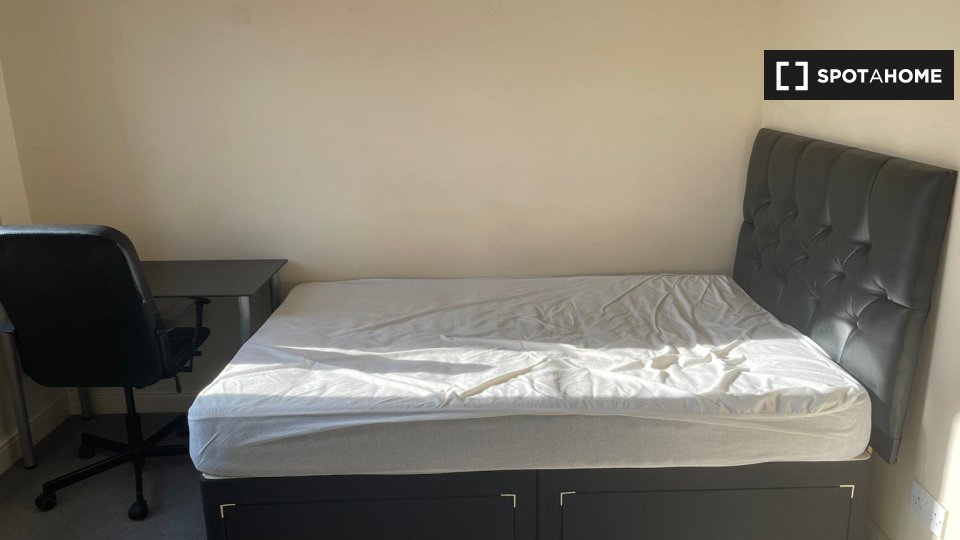 Double room London, 4 beds — photo 19