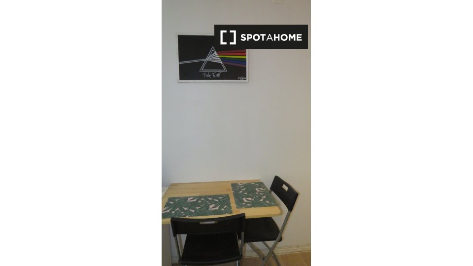 Apartment mono Lisbon, 11m² — photo 3