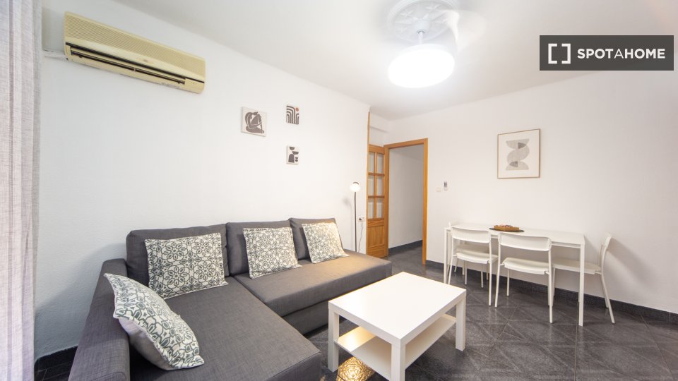 Double room Granada, 3 beds, 75m² — photo 24