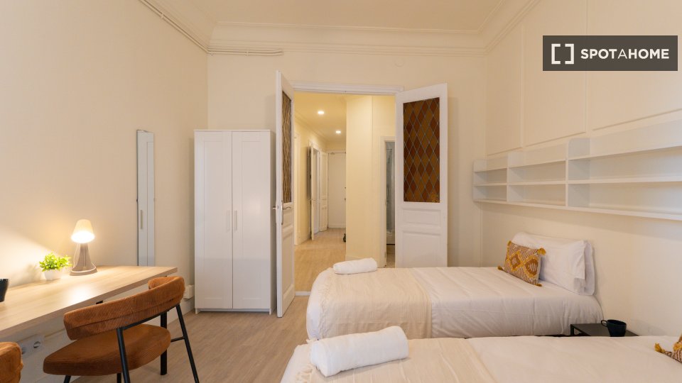 Double room Madrid, 9 beds — photo 10