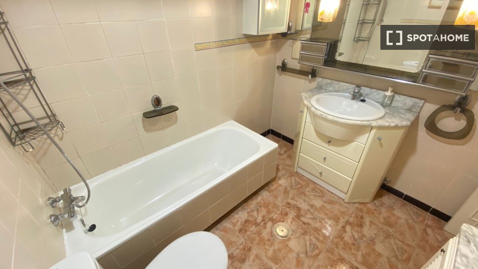 Double room Madrid, 7 beds — photo 3