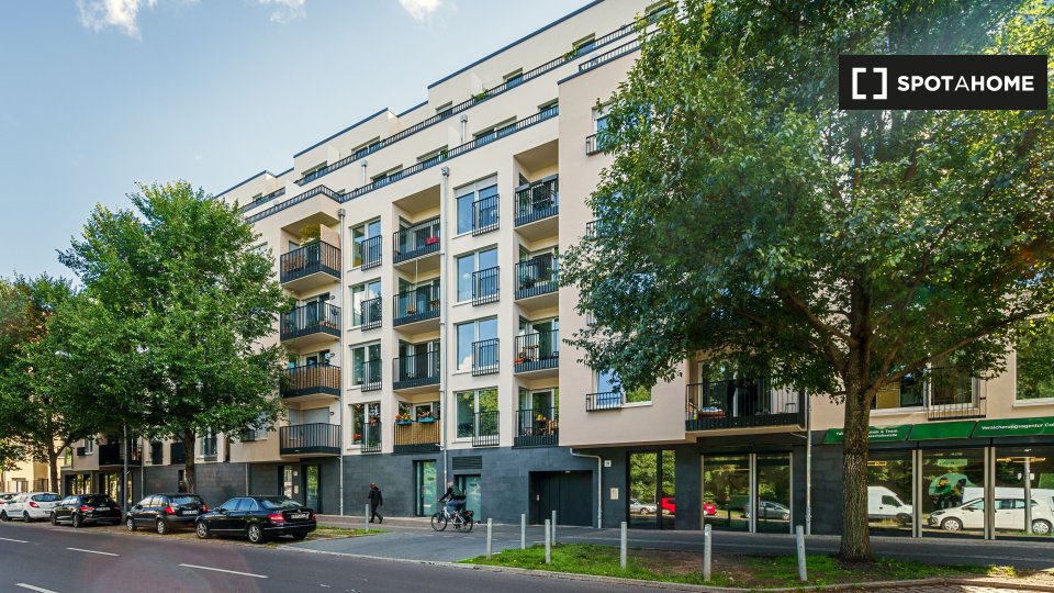 Apartment Berlin, 2 beds, 74m² — photo 2
