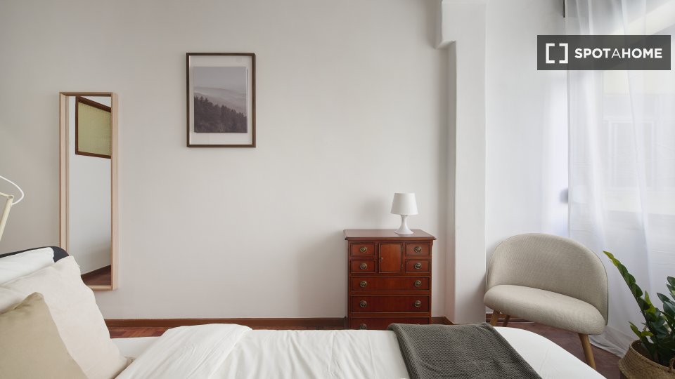 Double room Lisbon, 4 beds — photo 14