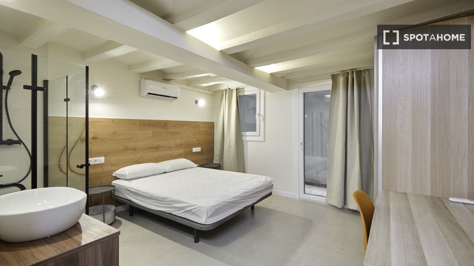 Apartment Barcelona, 1 bed, 40m² — photo 2