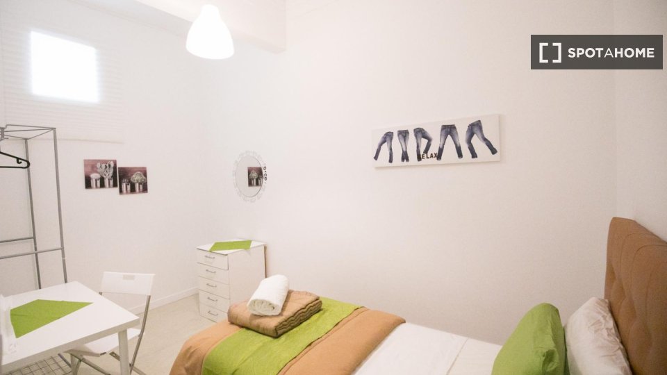 Double room Lisbon, 20 beds — photo 20