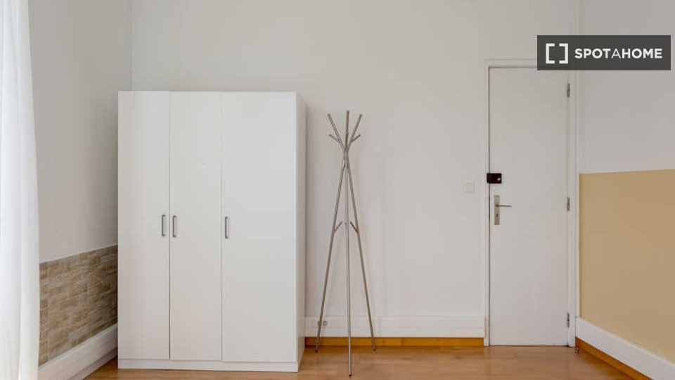 Double room Lisbon, 13 beds — photo 39