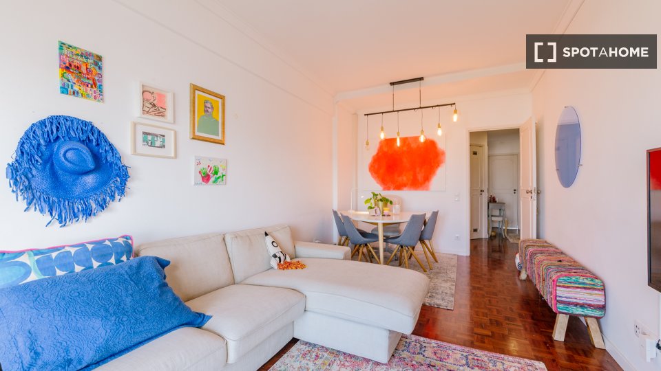 Apartment Lisbon, 2 beds, 80m² — photo 17