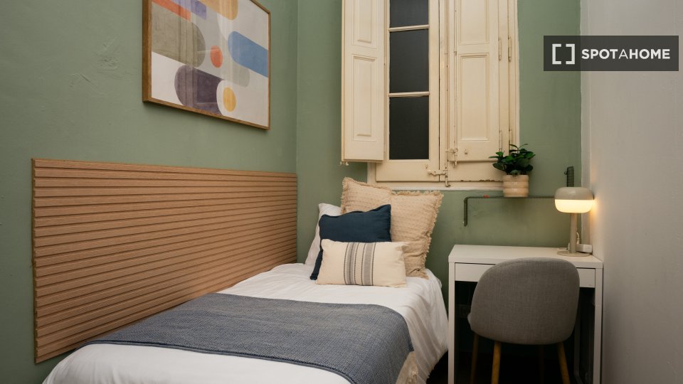 Double room Barcelona, 5 beds, 160m² — photo 6