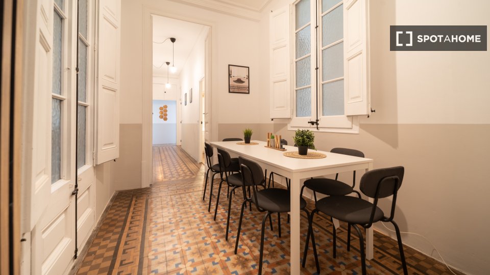 Double room Barcelona, 9 beds, 200m² — photo 12