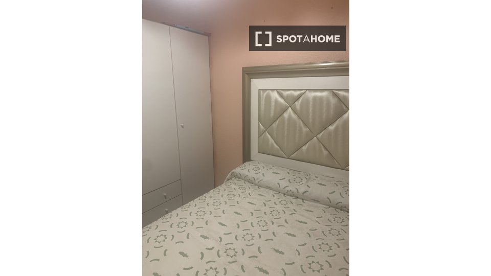 Double room Alicante, 3 beds — photo 3