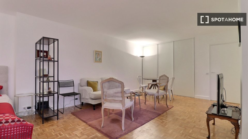 Apartment Paris, 1 bed, 44m² — photo 2