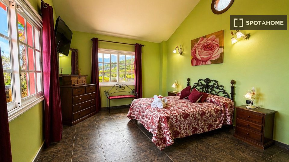 Apartment Santa_Cruz_De_Tenerife, 4 beds, 400m² — photo 10