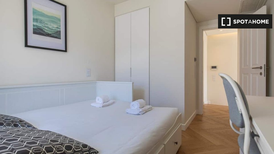 Apartment Lisbon, 2 beds — photo 17