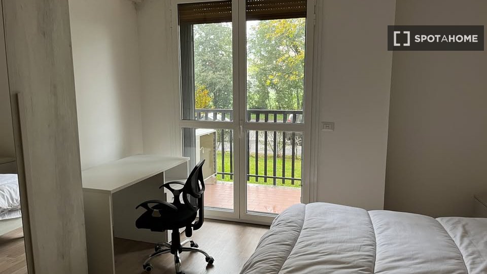 Double room Milan, 3 beds, 80m² — photo 4