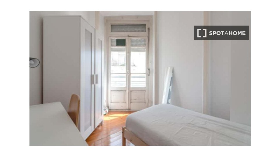 Double room Lisbon, 7 beds — photo 26