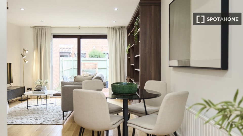 Apartment London, 2 beds, 58m² — photo 11