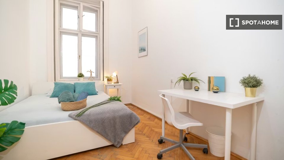 Double room Budapest, 3 beds — photo 8