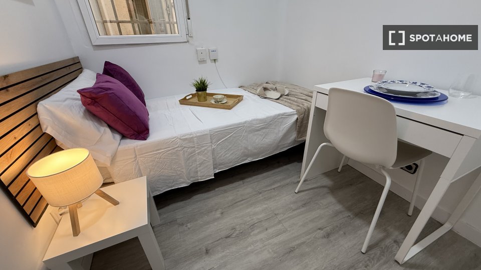 Double room Madrid, 4 beds — photo 12