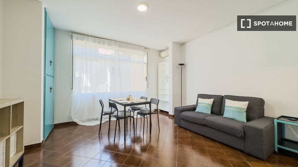 Apartment Barcelona, 2 beds, 55m² — photo 3