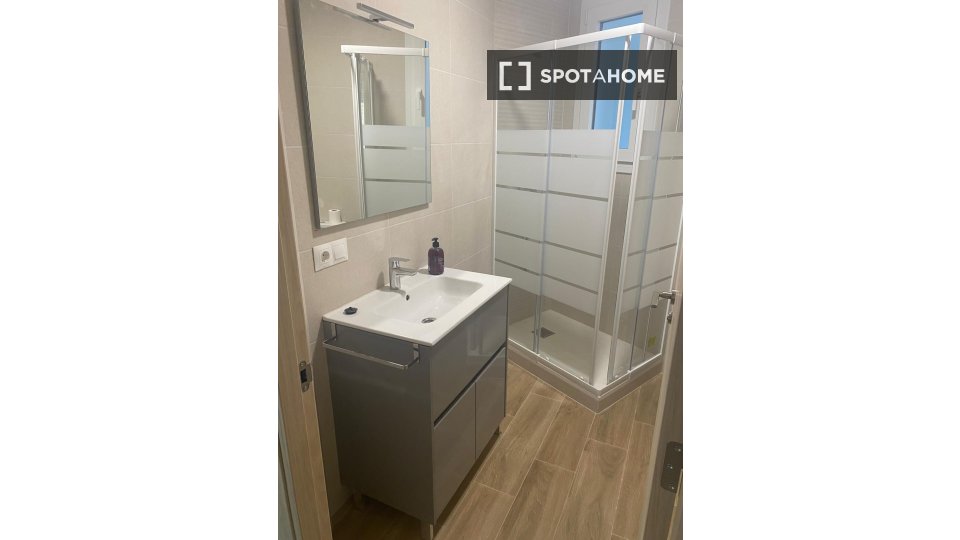 Apartment Valencia, 4 beds, 100m² — photo 9