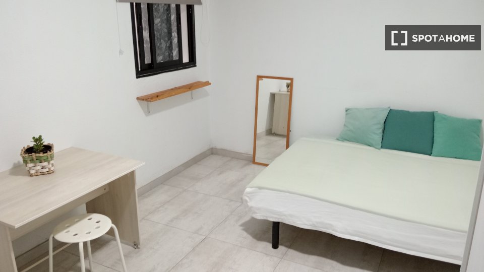 Double room Santa_Cruz_De_Tenerife, 3 beds, 75m² — photo 7