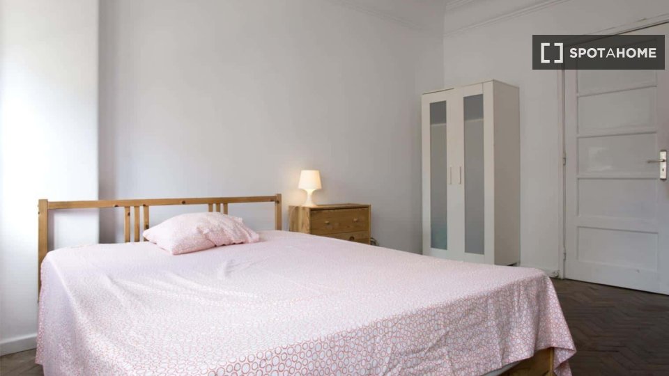 Double room Lisbon, 7 beds — photo 30
