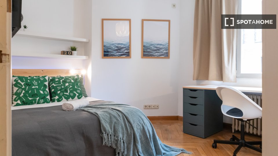 Double room Madrid, 6 beds, 140m² — photo 40