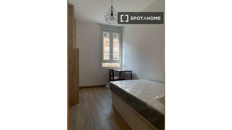 Apartment Valencia, 4 beds, 100m² — photo 3