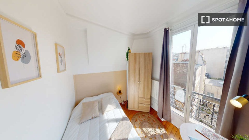Double room Paris, 3 beds, 50m² — photo 1