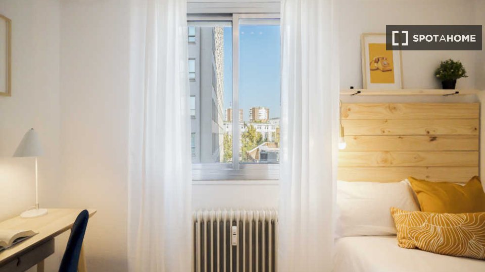 Double room Madrid, 16 beds — photo 38