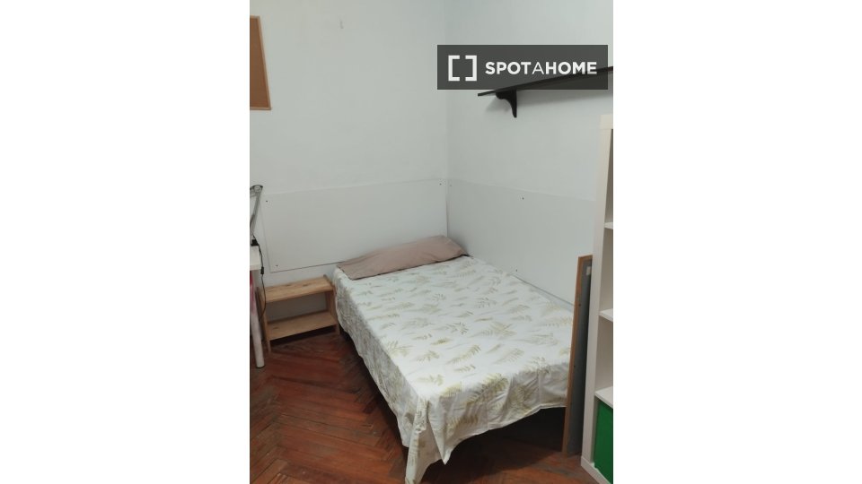 Double room Madrid, 10 beds — photo 10