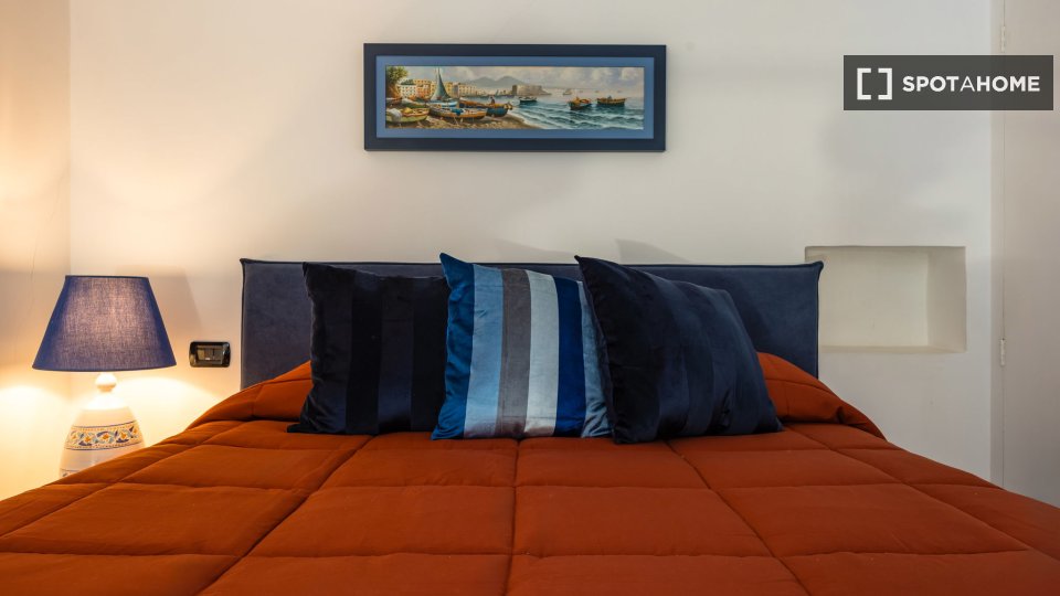 Apartment Naples, 1 bed, 70m² — photo 2