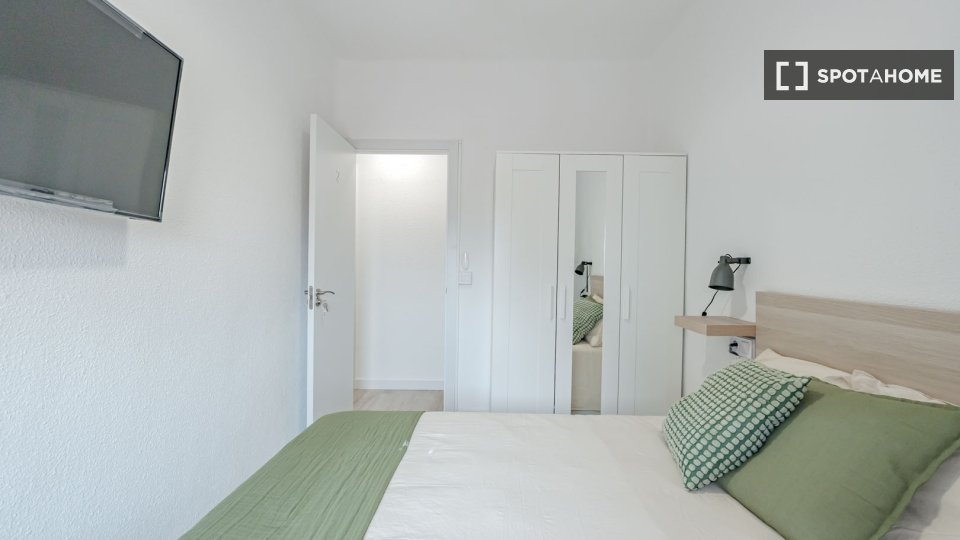 Double room Madrid, 4 beds — photo 6