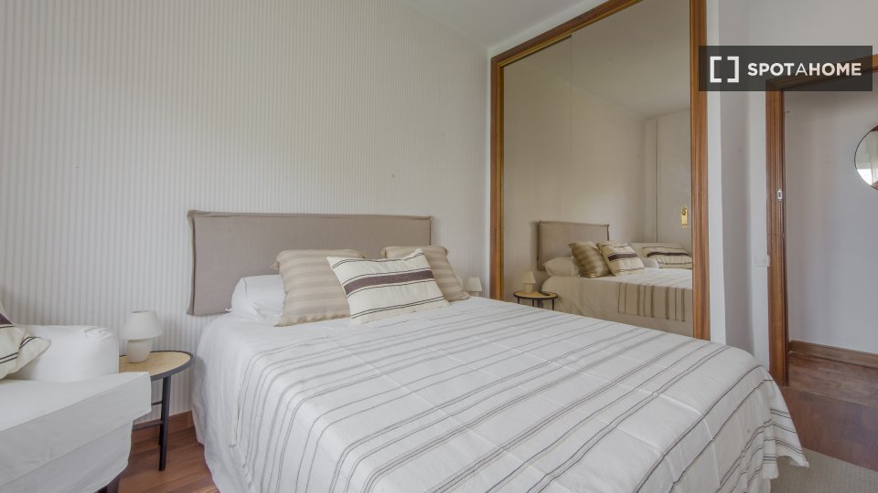 Double room Madrid, 6 beds, 125m² — photo 5