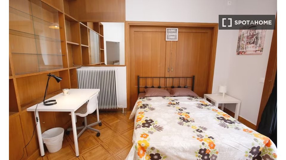 Double room Athens, 7 beds — photo 2